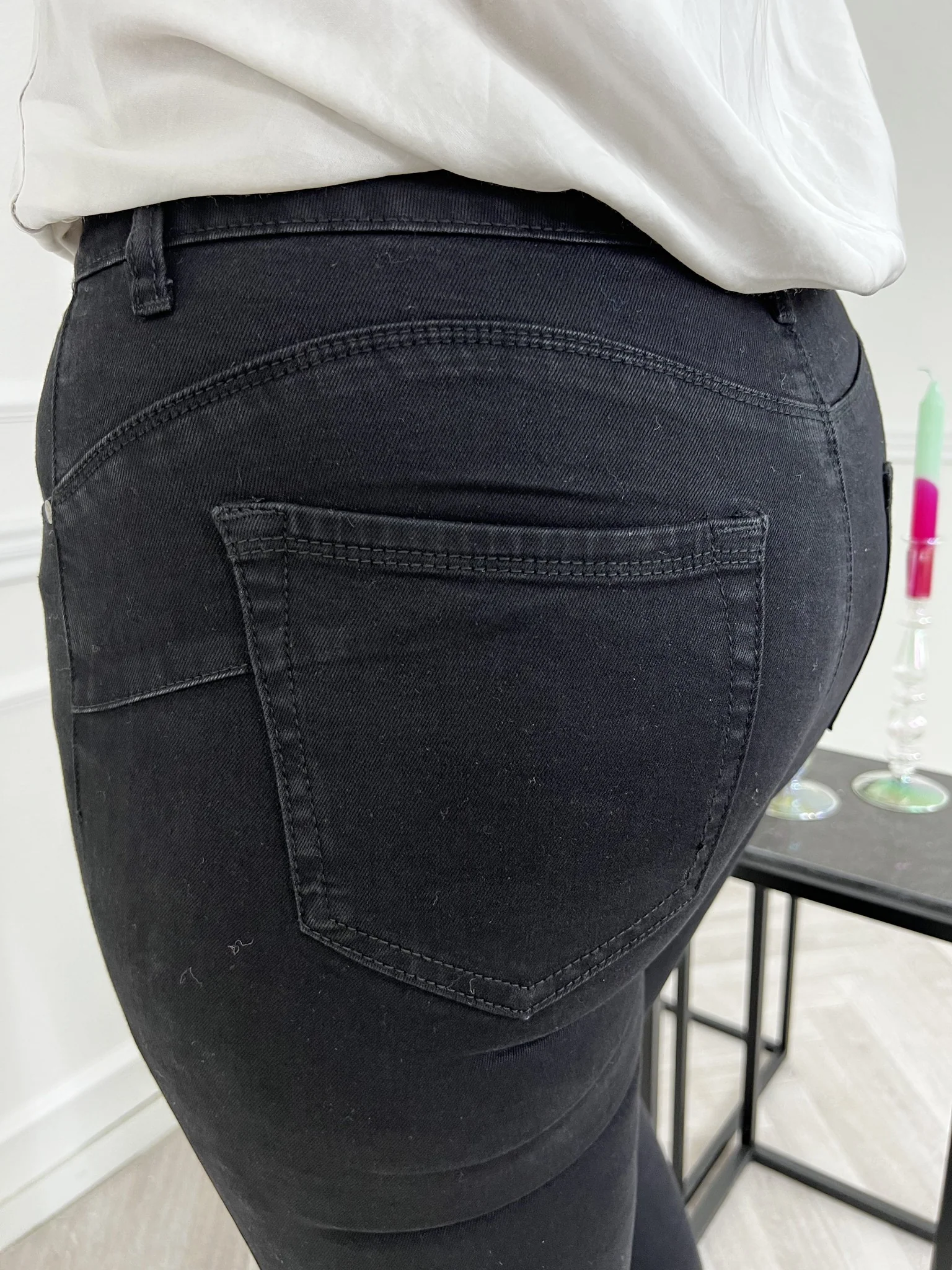 Booty Shape Flared Jeans - Black - Image 4