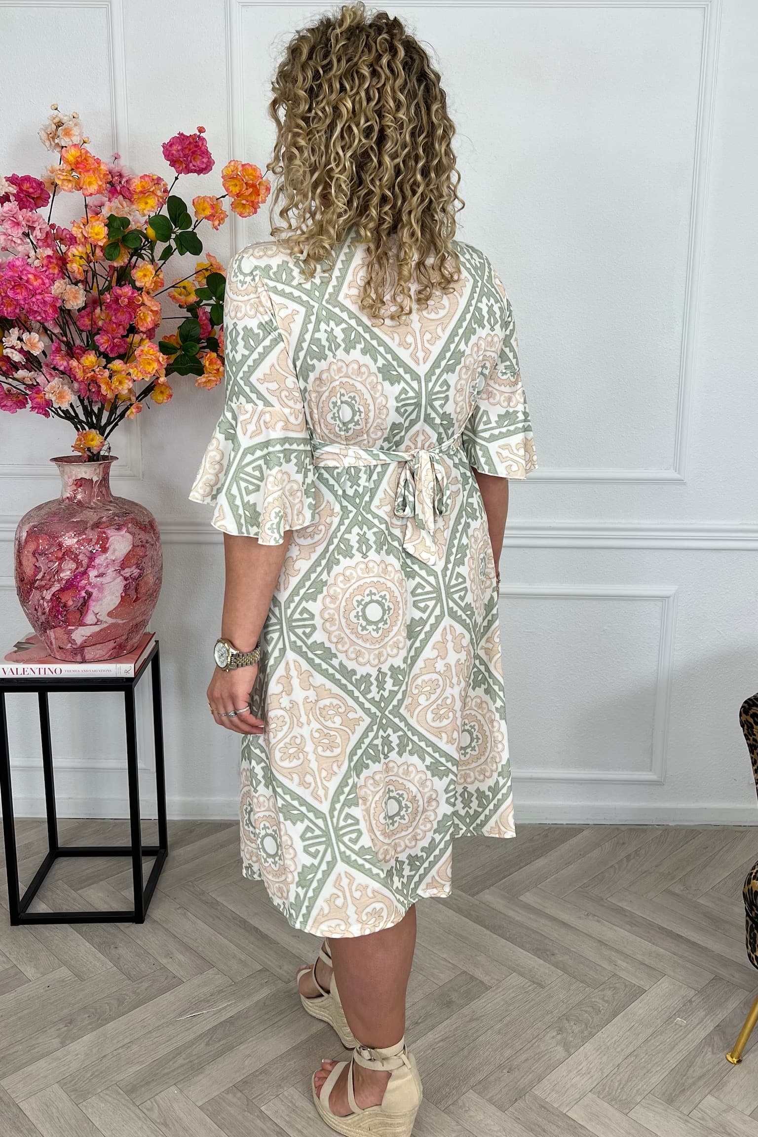 Curvy Short Knotted Lissabon Dress - Sage/Beige - Image 4