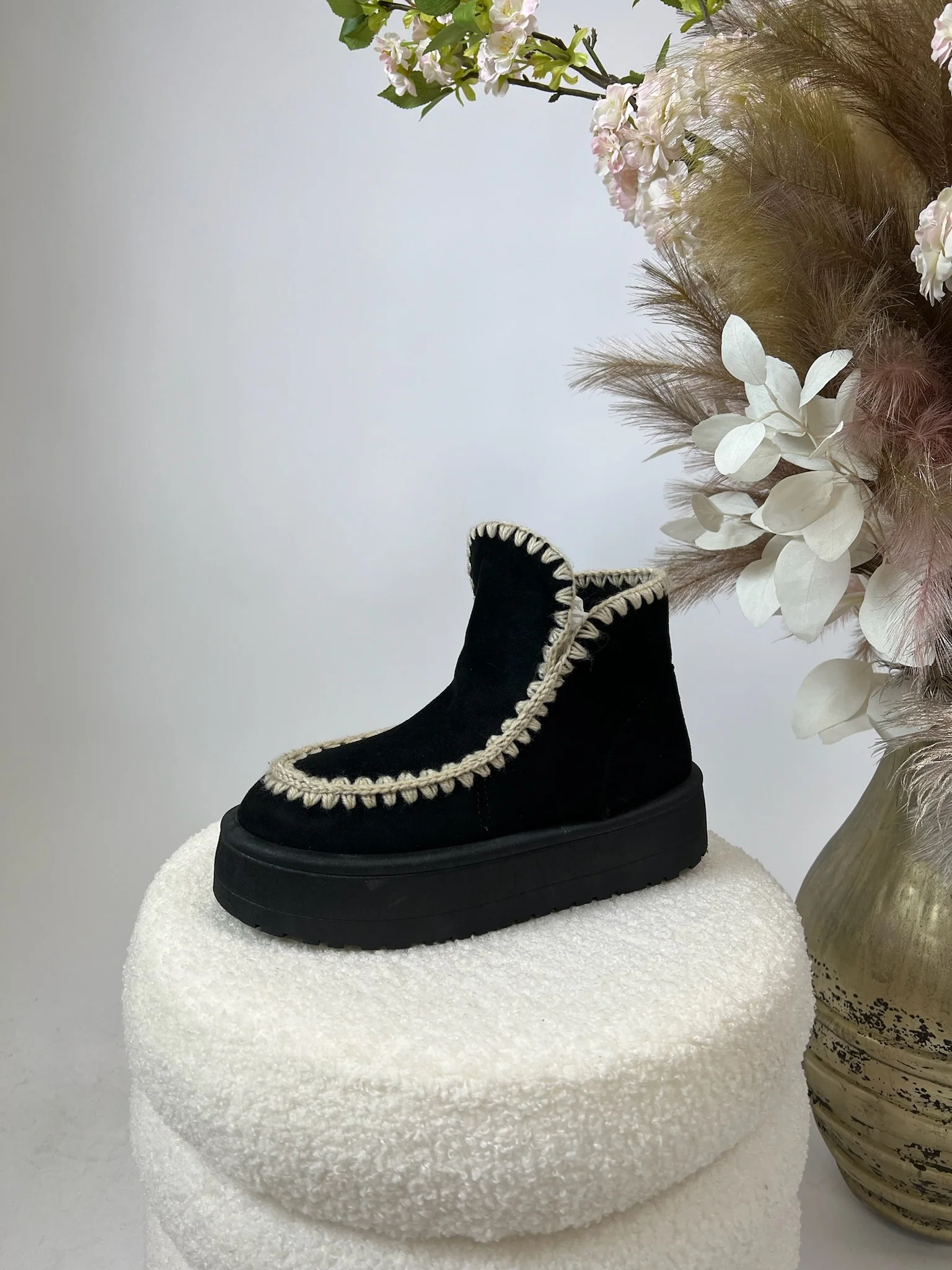 Lovely Boots - Black - Image 3