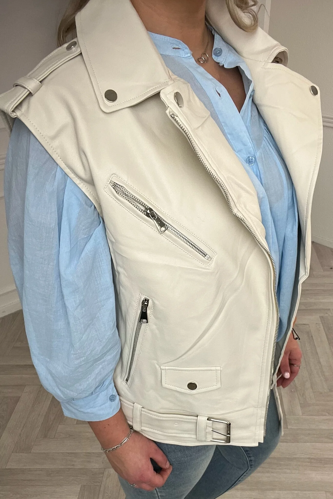 Musthave Leather Gilet - White - Image 4