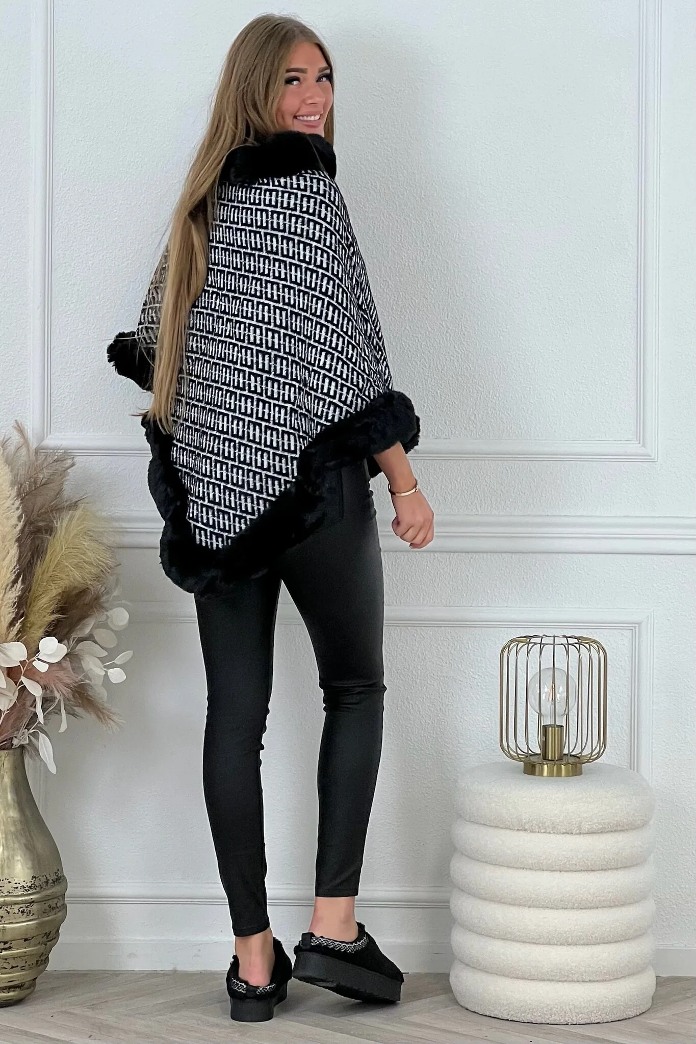 Small Maze Poncho -  Black - Image 4