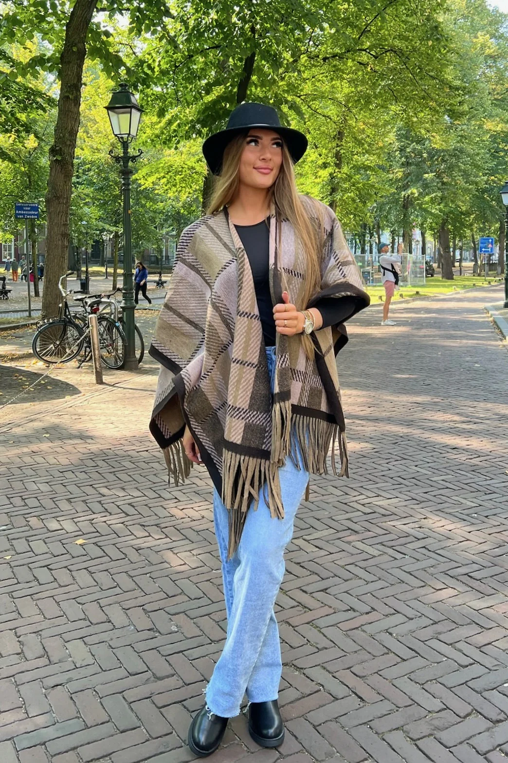 Wonderful Fall Poncho - Black/Taupe/Pink - Image 3